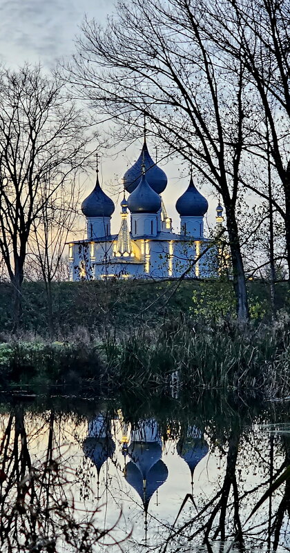 Крестовоздвиженский собор. Осень в Тутаеве. - Михаил Свиденцов