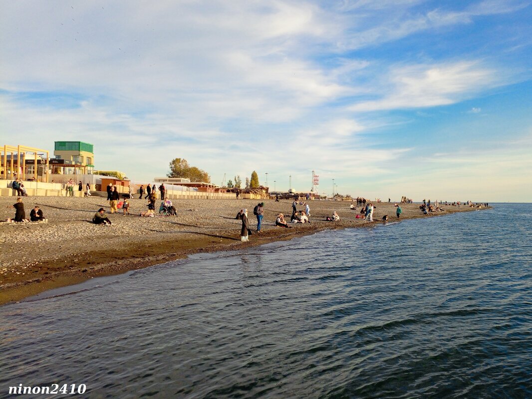 Адлер. Пляж у ТРЦ "Мандарин" - Нина Бутко