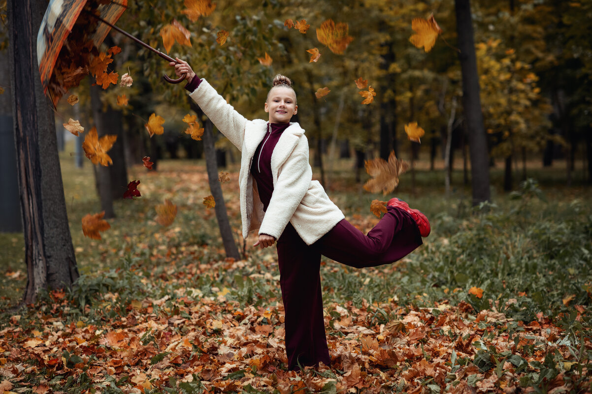 Почти Мери Попинс, её тоже принес восточный ветер.. - Лилия .