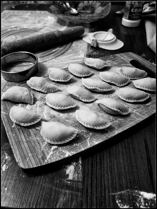 Домашняя лепка пельменей... - Руслан 
