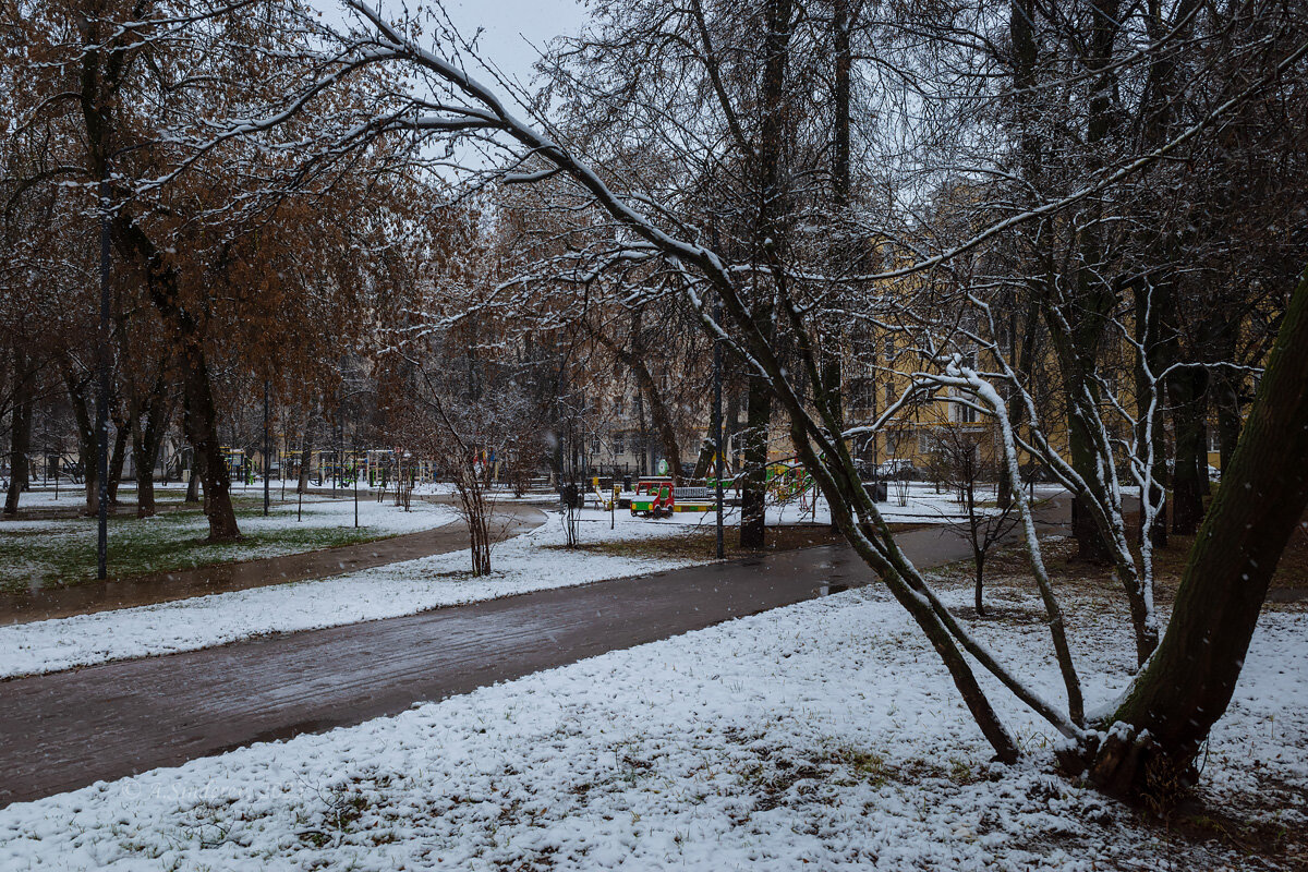 Первый снег в городе - Александр Синдерёв