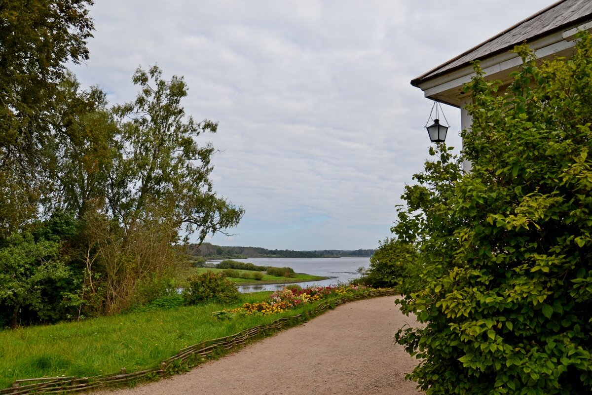 МИХАЙЛОВСКОЕ. - Виктор Осипчук