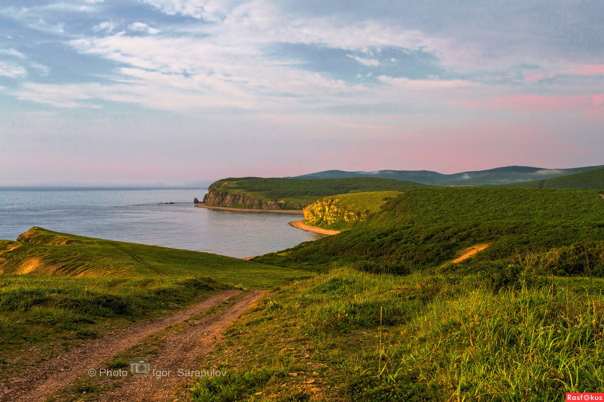 Утро в бухте Малая Нерпа - Игорь Сарапулов