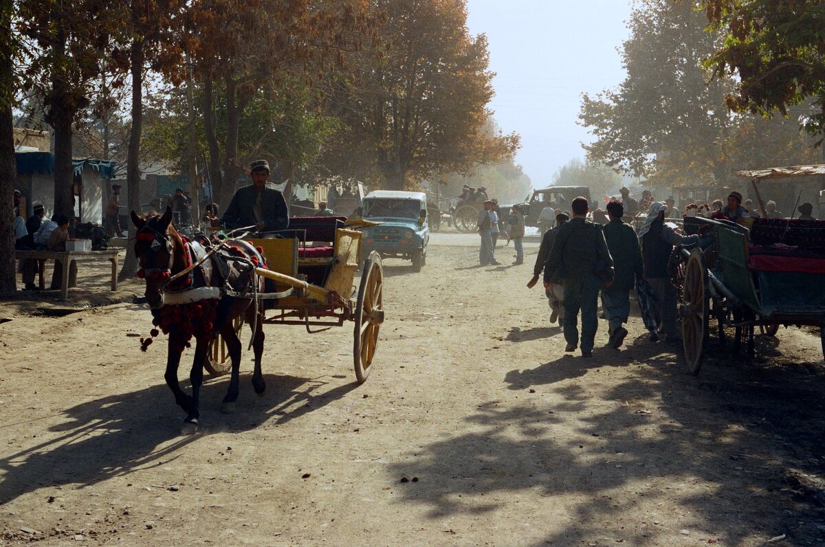 По главной улице - Сергей Золотавин