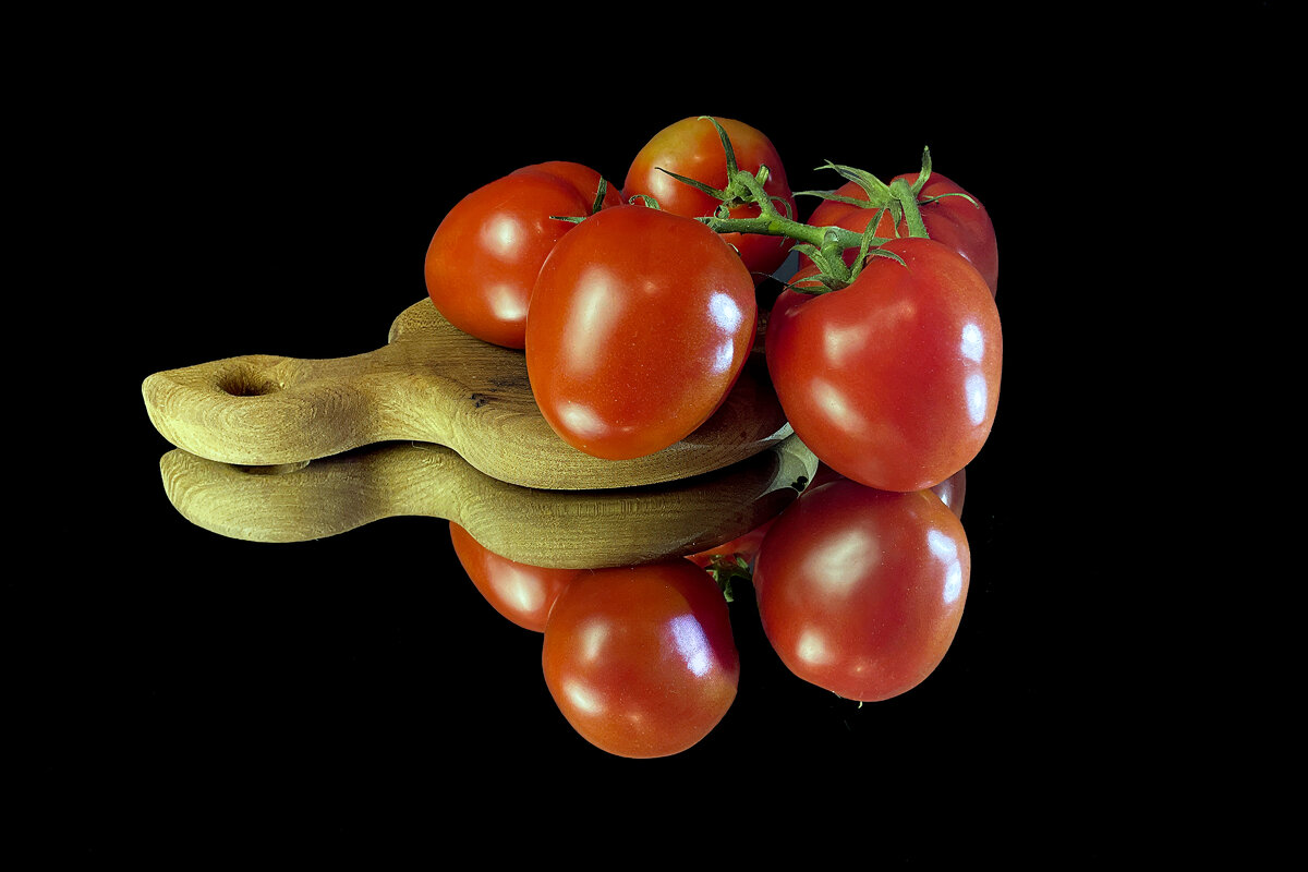 Помидоры на ветке. - Виктор Орехов Помидоры на ветке. - Виктор Орехов