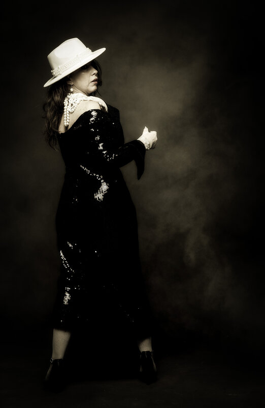 Black and white - Магомед .