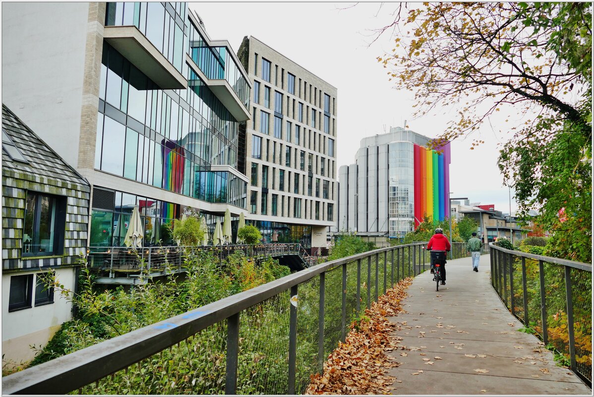 В ГОРОДЕ... - Elvira E. 