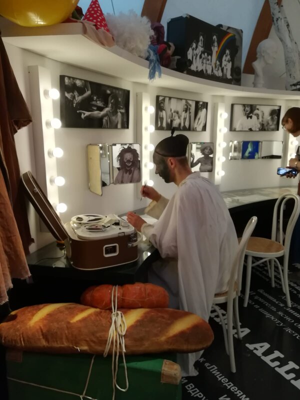 В гримёрке - Маргарита Б