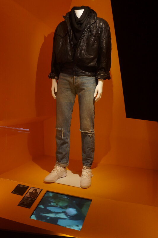 Выставка байопик: "Виктор Цой. Легенда" - zavitok *