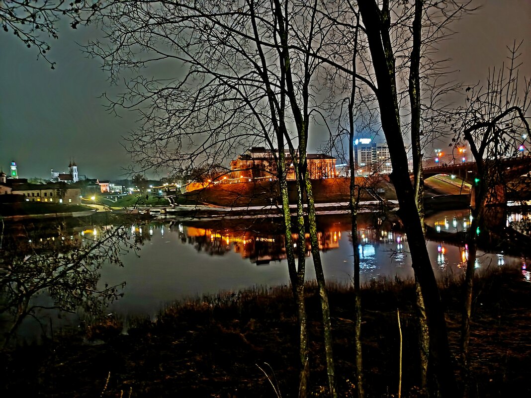 Город просыпается и зажигает огни... - Vladimir Semenchukov