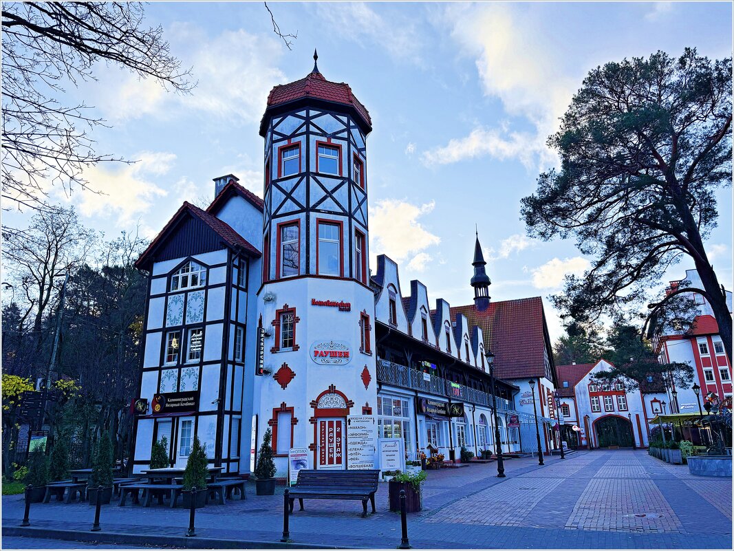 Ноябрь. Светлогорск. Торговые ряды Раушен. - Валерия Комова