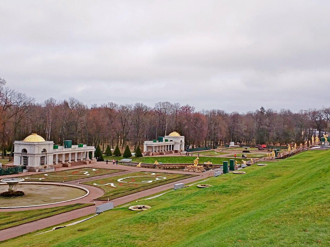 Вид на аллею фонтанов. - Лия ☼