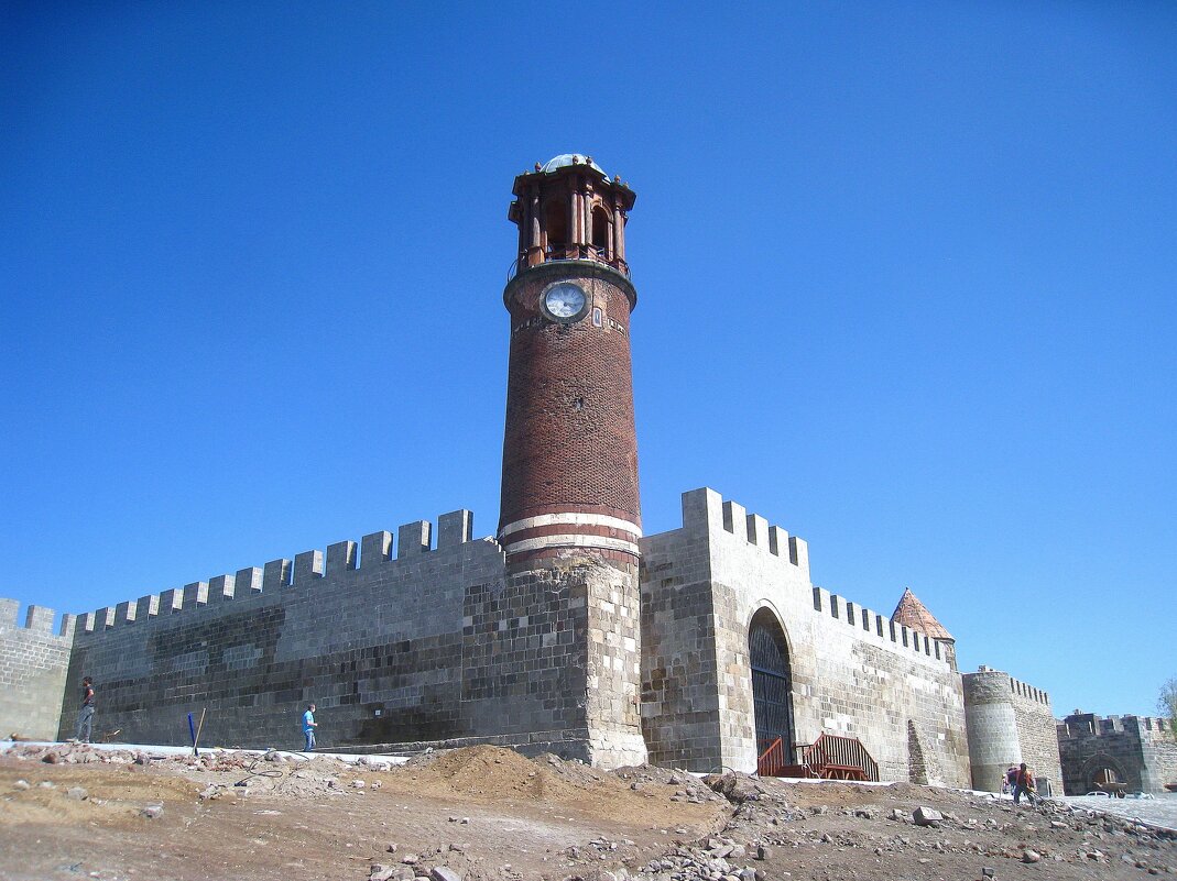 Часовая башня в Эрзурумском замке. - unix (Илья Утропов)