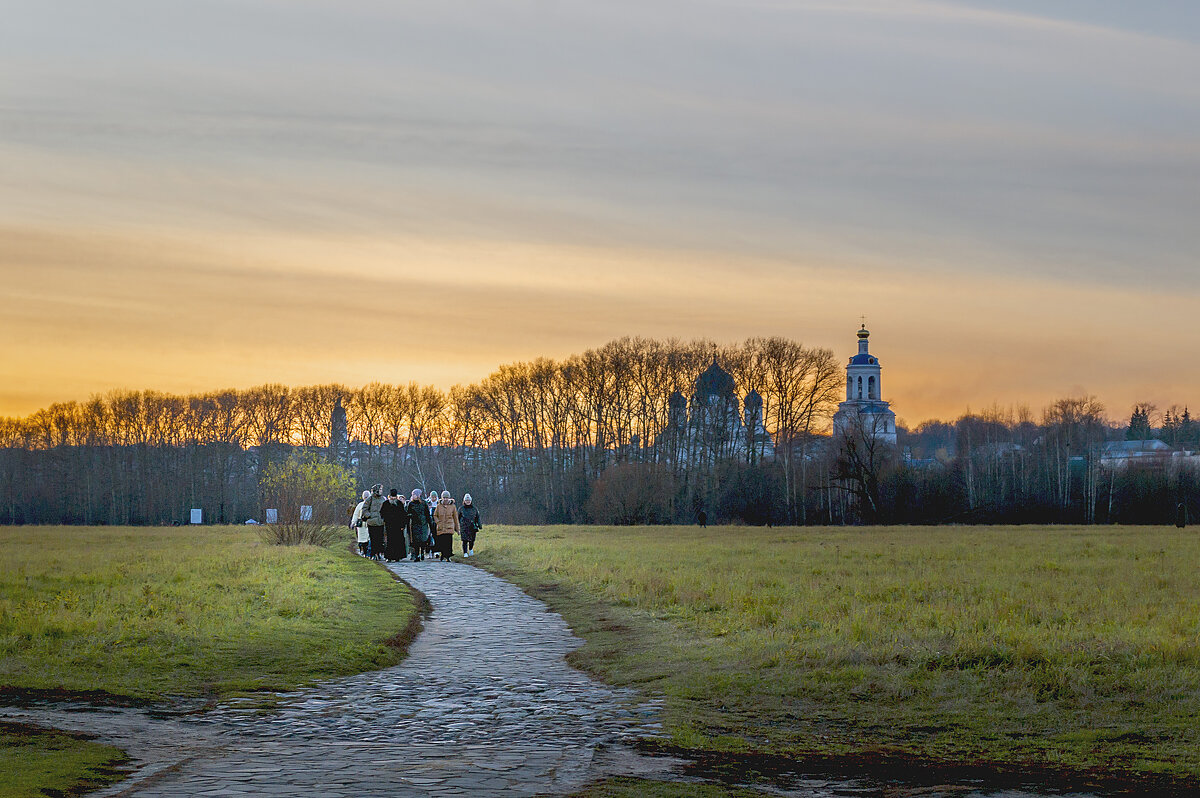 А на встречу идут новые группы - Сергей Цветков