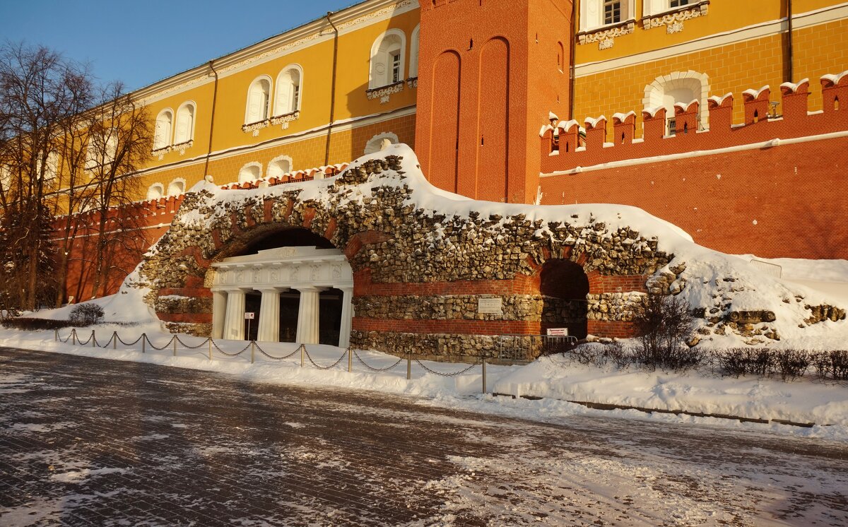 Грот у Кремлёвской стены - Nataly St. 