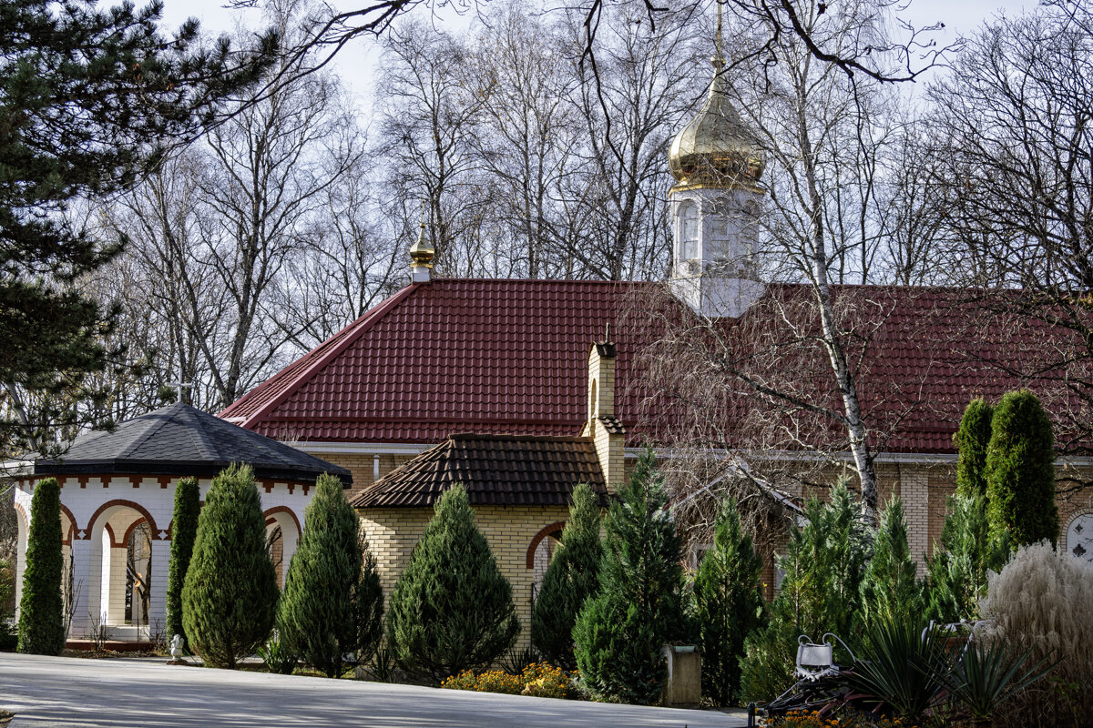 Территория Свято-Михайловского Афонского монастыря в Адыгее - Игорь Сикорский