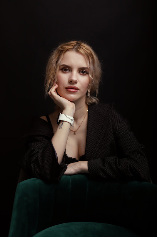 Женский портрет - Юлия Кравченко