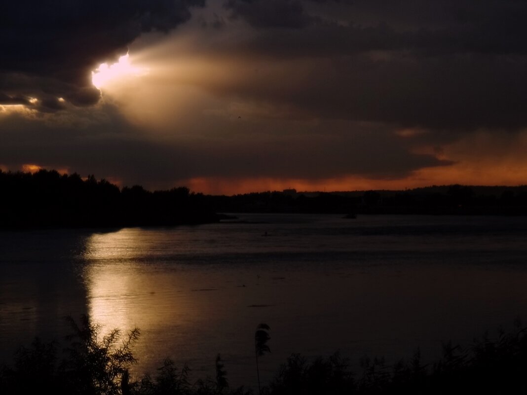 - - Aндрей Антонов - - Aндрей Антонов