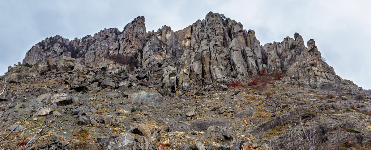 Крым, горный масив Димерджи, Долина привидений - But684 