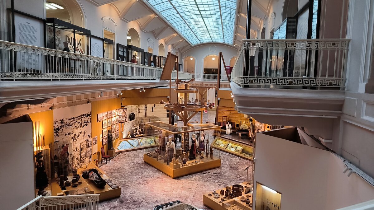 В музее этнографии. - Ольга 