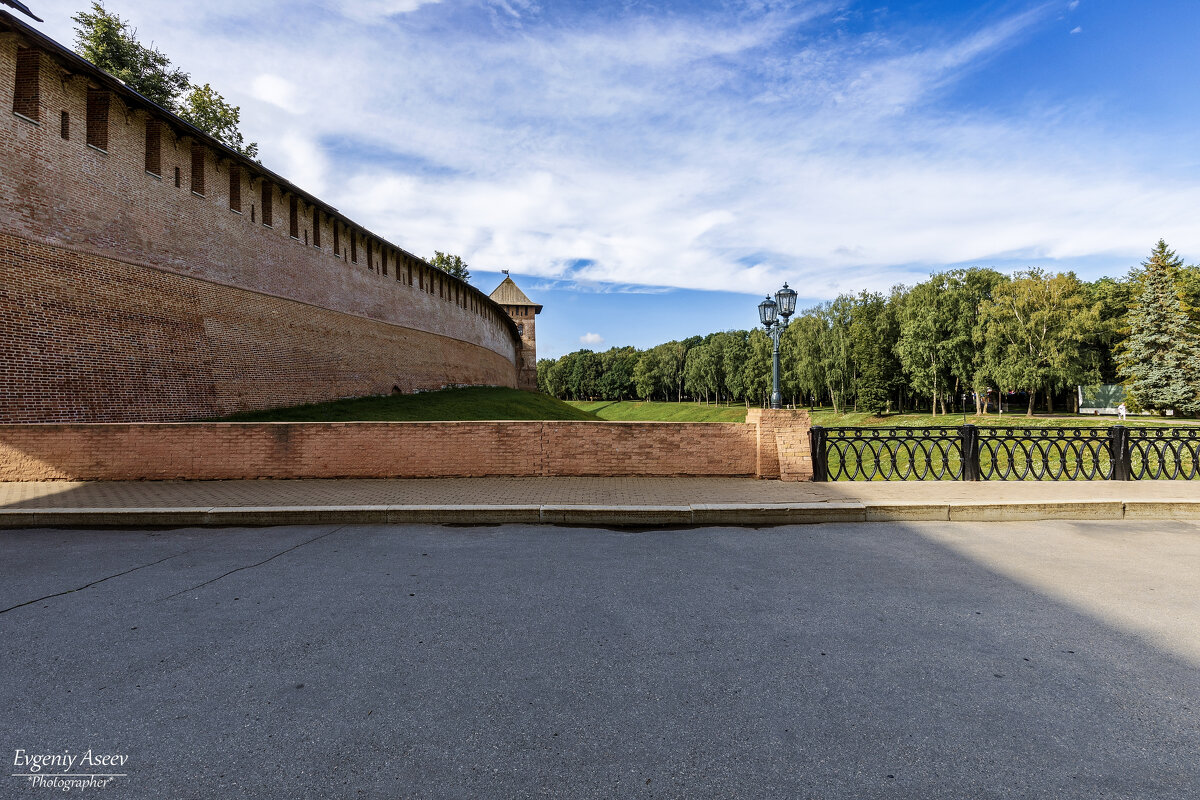 Под древними стенами - Евгений Под древними стенами - Евгений