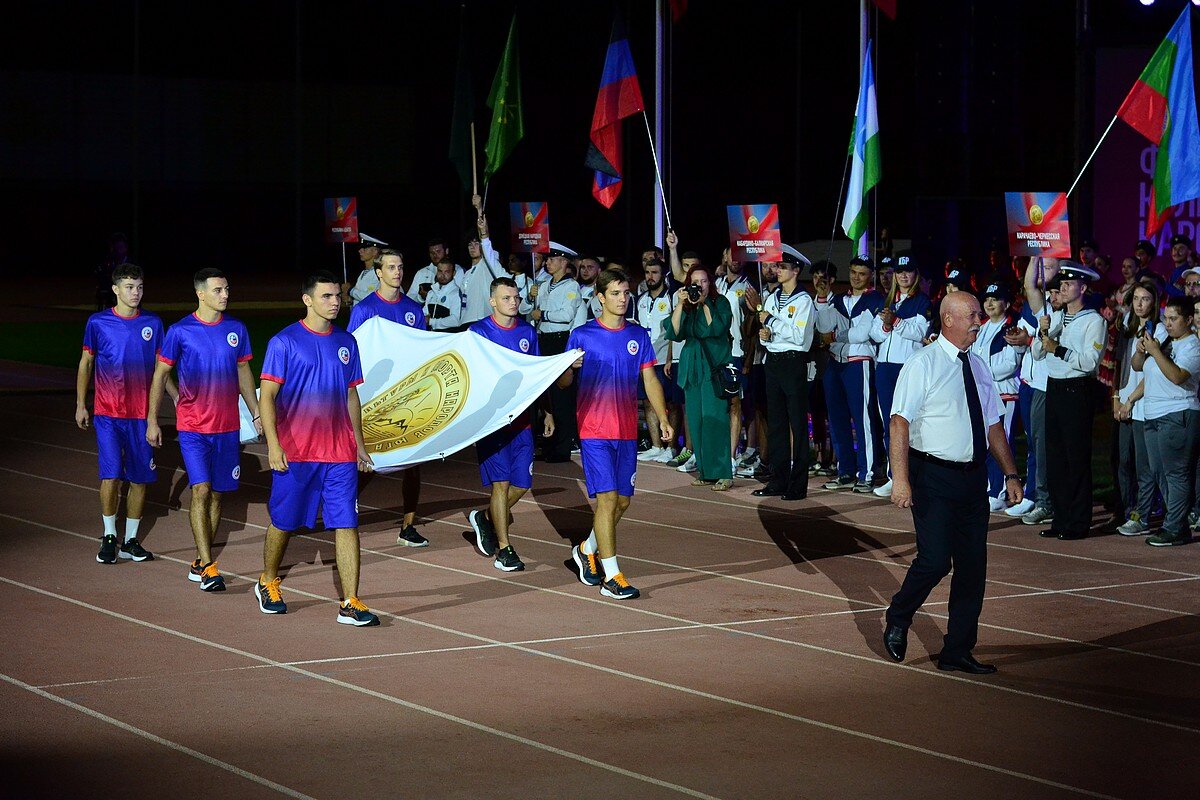 Торжественный вынос флага фестиваля - Александр Рыжов Торжественный вынос флага фестиваля - Александр Рыжов