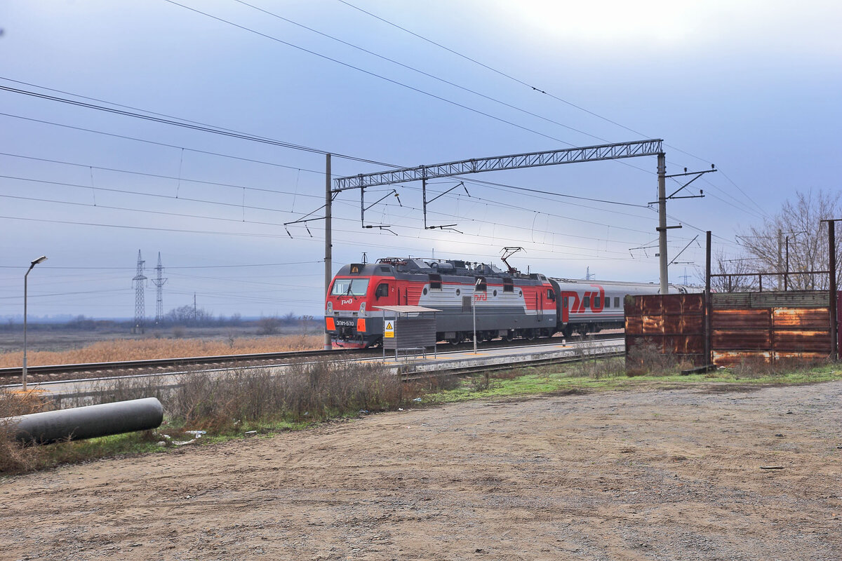 Когда проходят поезда... - Юрий Гайворонскiий Когда проходят поезда... - Юрий Гайворонскiий