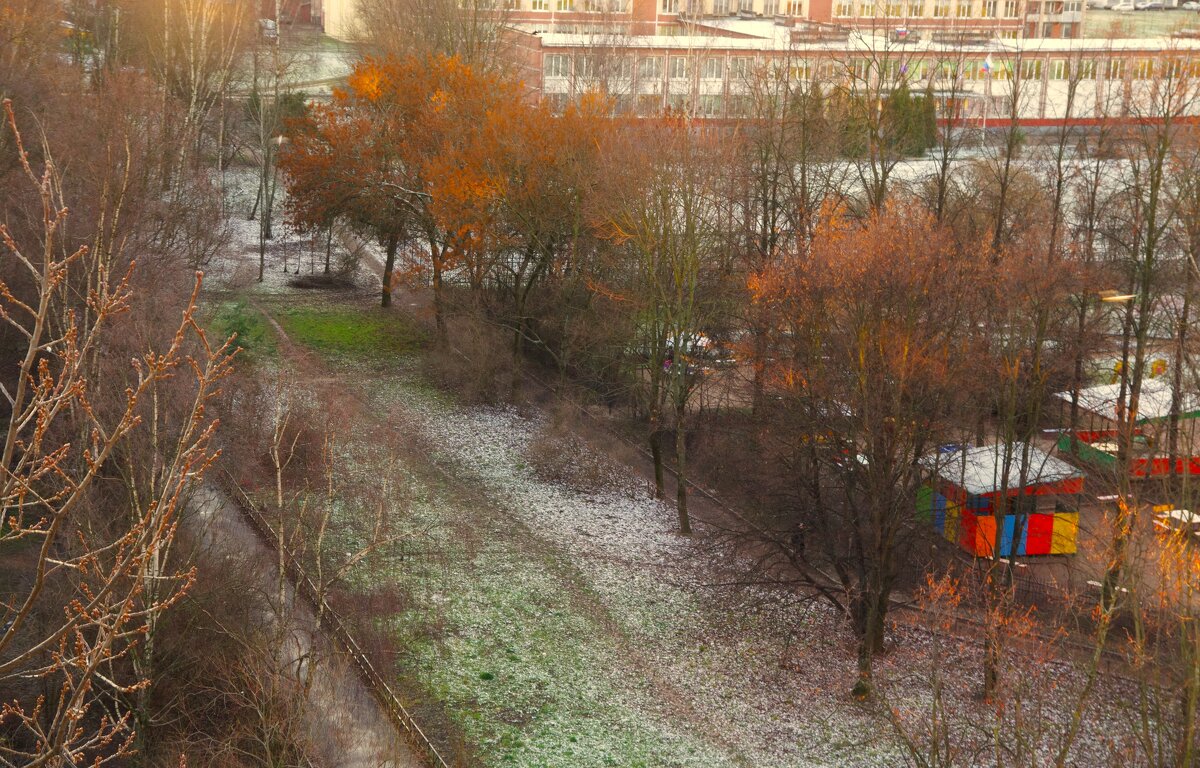 В тени... - Юрий Куликов