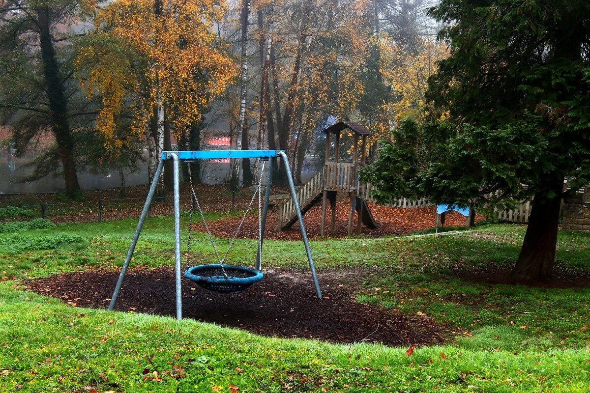 Осенняя площадка - Юрий. Шмаков