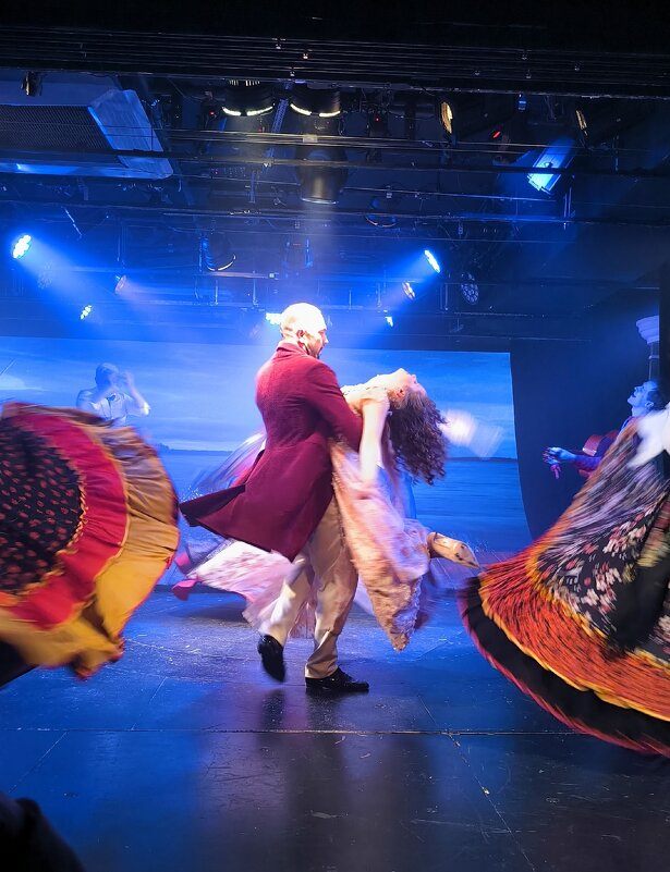 Лариса Дмитриевна и Паратов. - Ольга Лариса Дмитриевна и Паратов. - Ольга