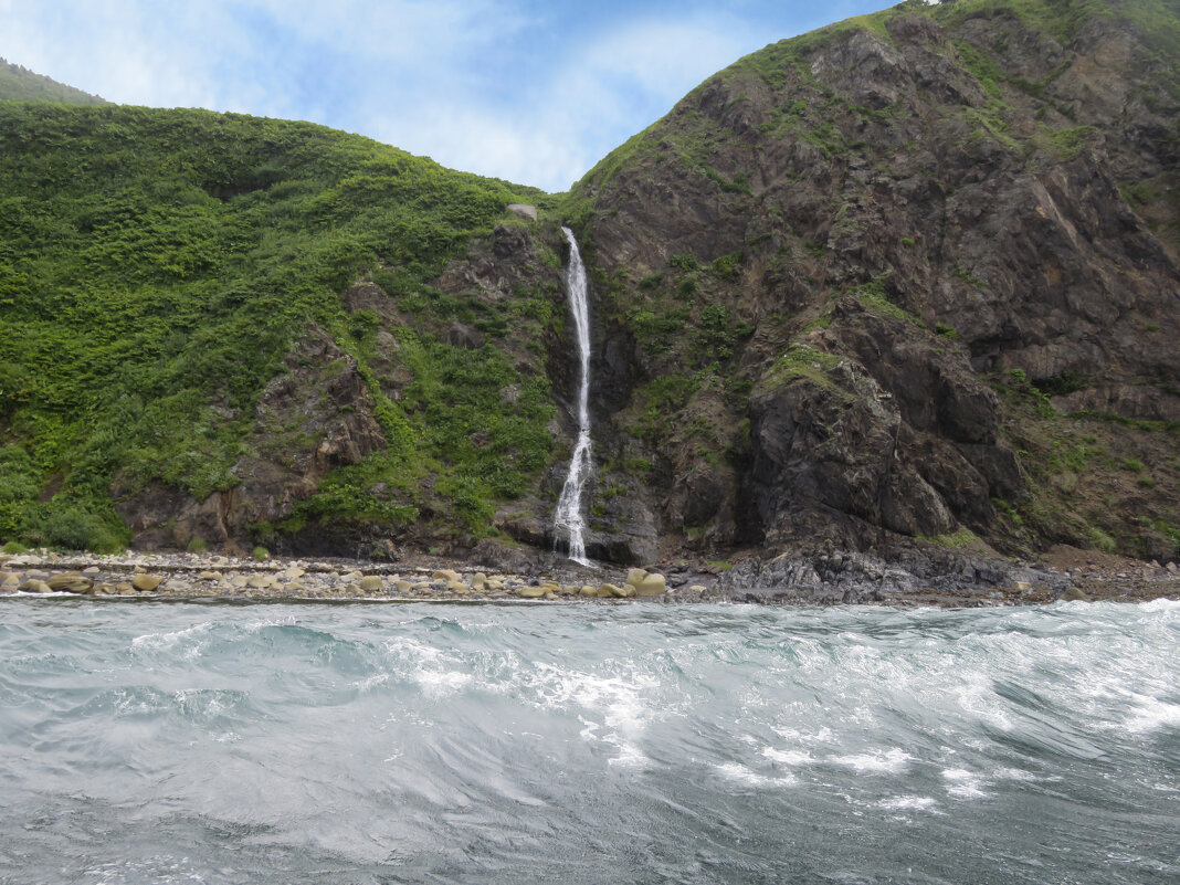 маленький водопад у моря - ИРЭН@ .