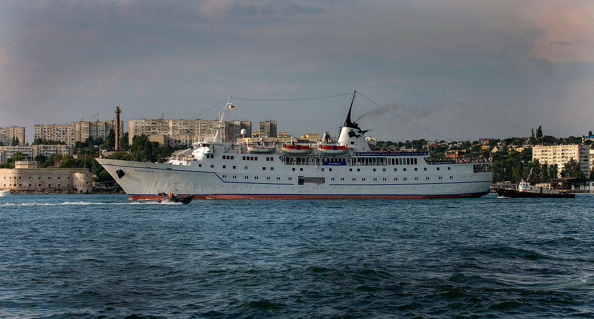 Морской лайнер. - Сергей Воротников