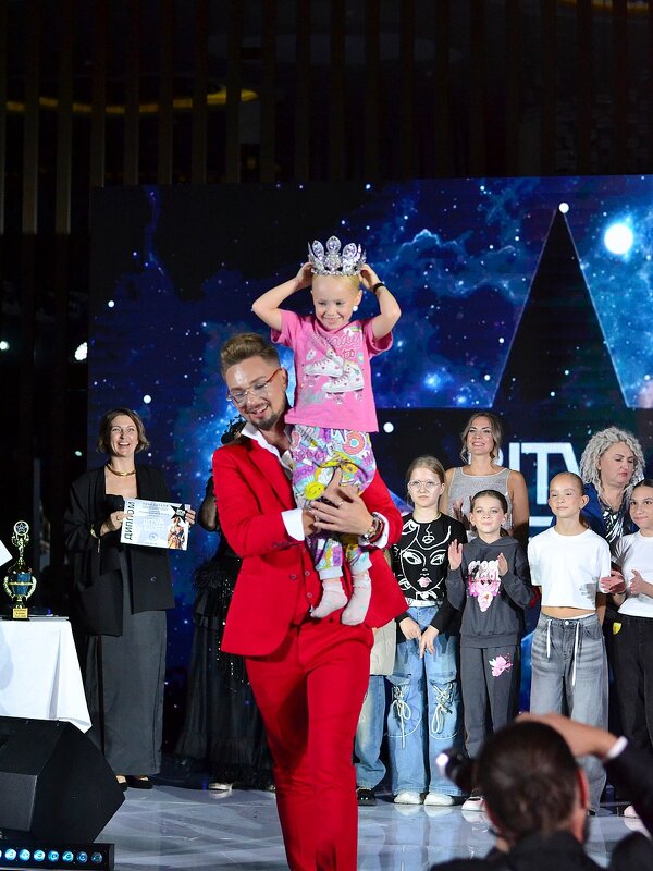 Лучшая подиумная модель среди детей - Александр Рыжов Лучшая подиумная модель среди детей - Александр Рыжов