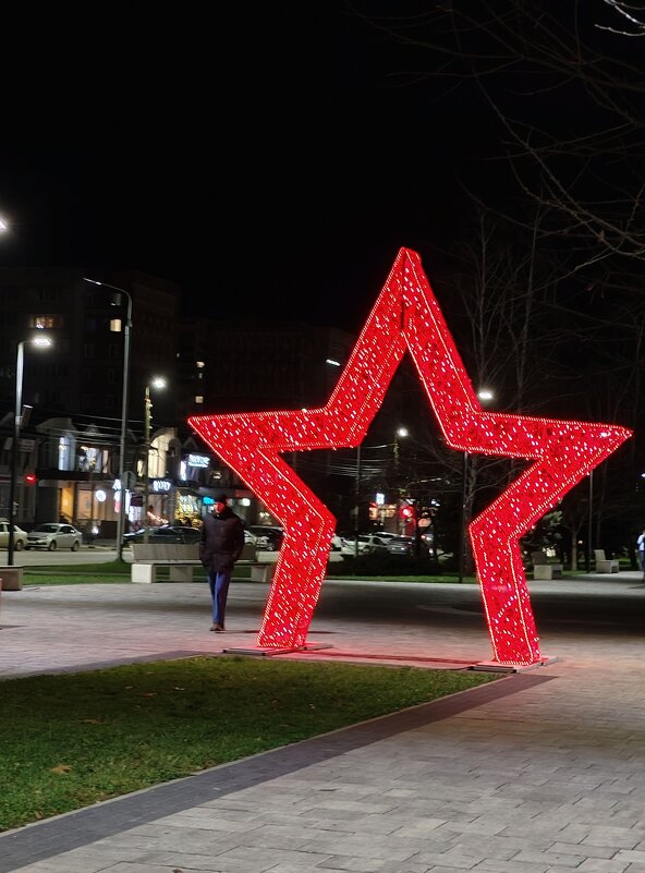 Праздничное украшение аллеи сквера.... - tatyana 