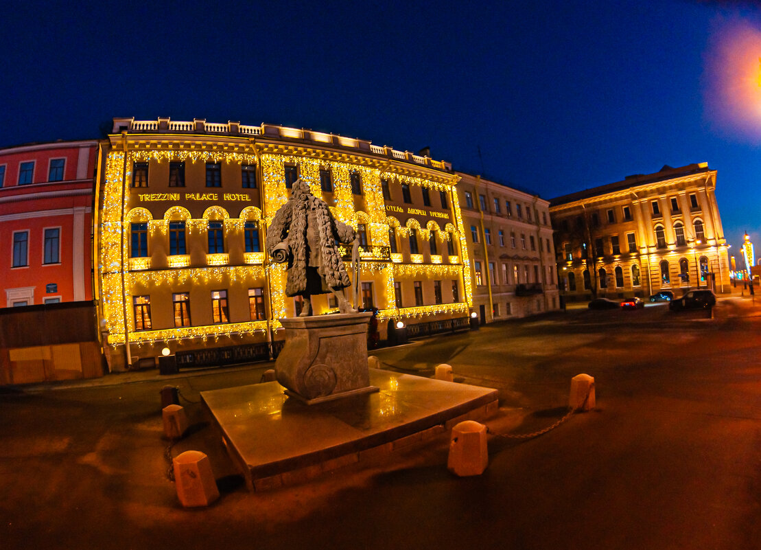 Треззини встречает гостей - Олег Загорулько Треззини встречает гостей - Олег Загорулько