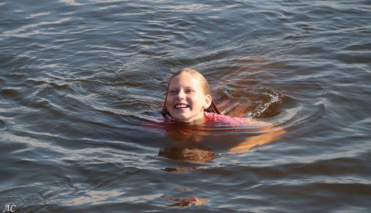 Беззаботное детство - Любовь Сахарова