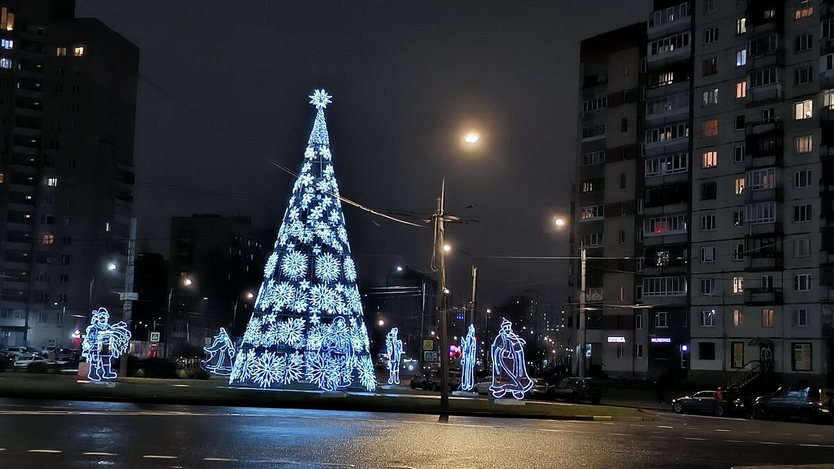 На пл. Сикорского. - Ольга 
