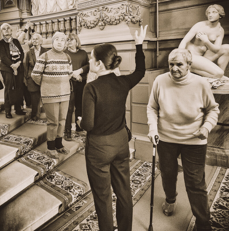 *** - Александр Русинов