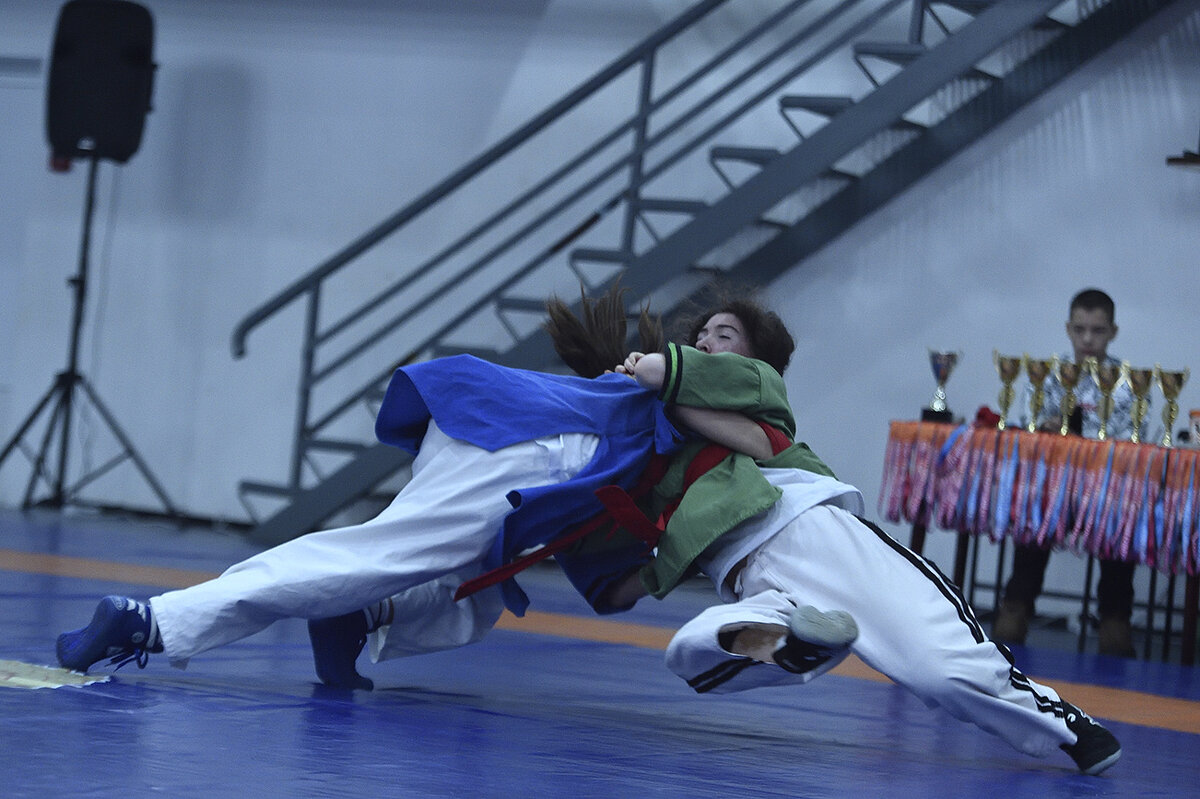 И по горизонтале... - Александр Гриднев