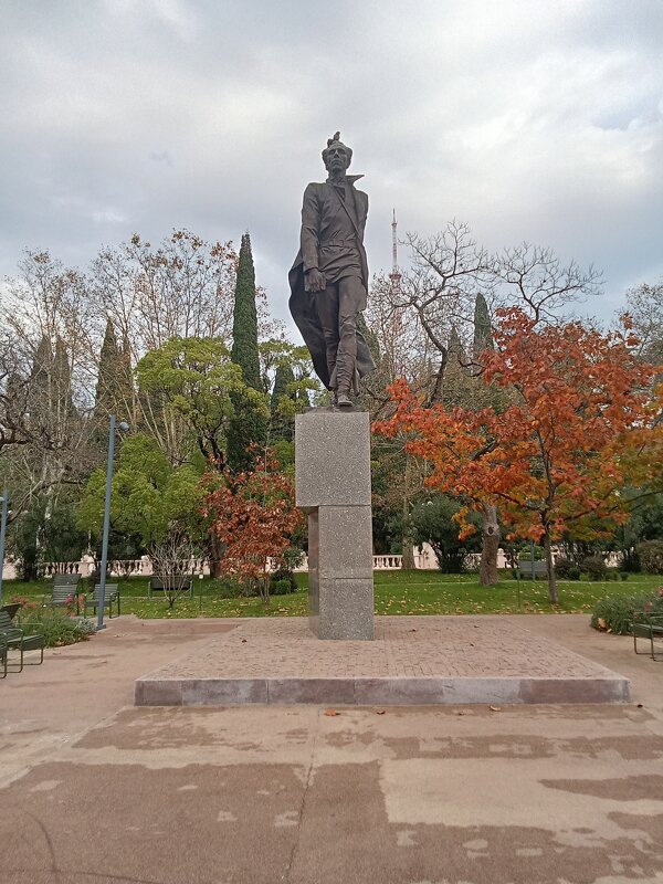 Памятник павке корчагину - Виктор Памятник павке корчагину - Виктор