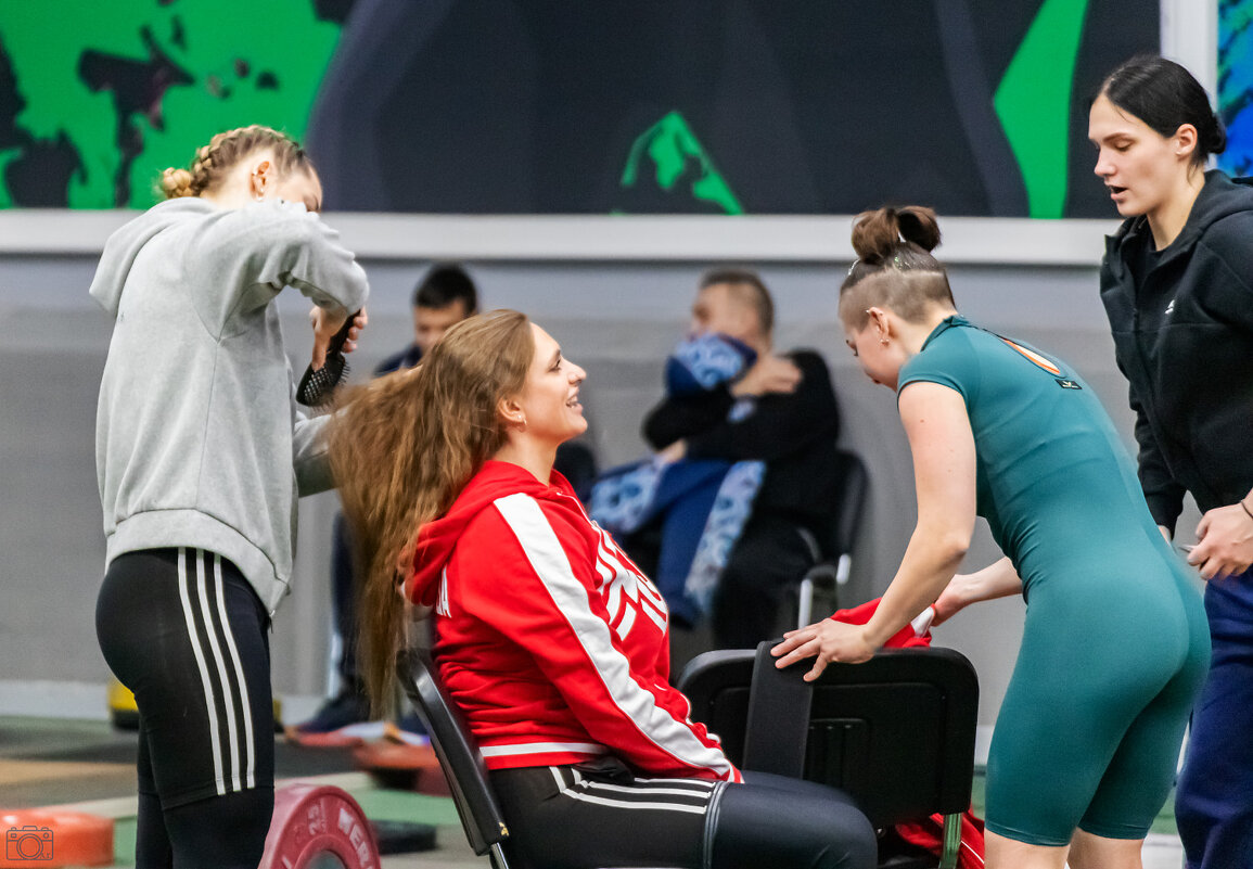 На помост во всей красе - Александр 