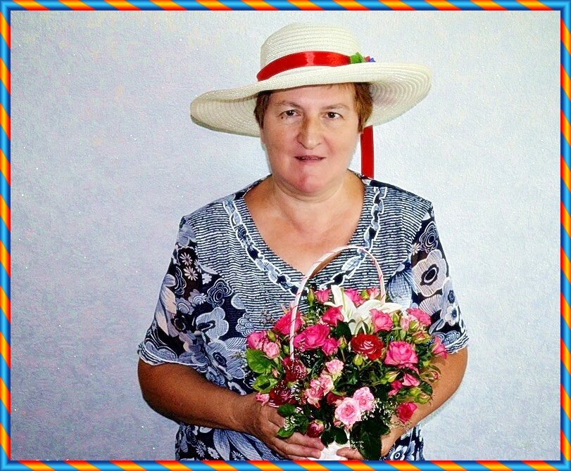 Слава квіти дружині можна подарувати в любий день - Степан Карачко