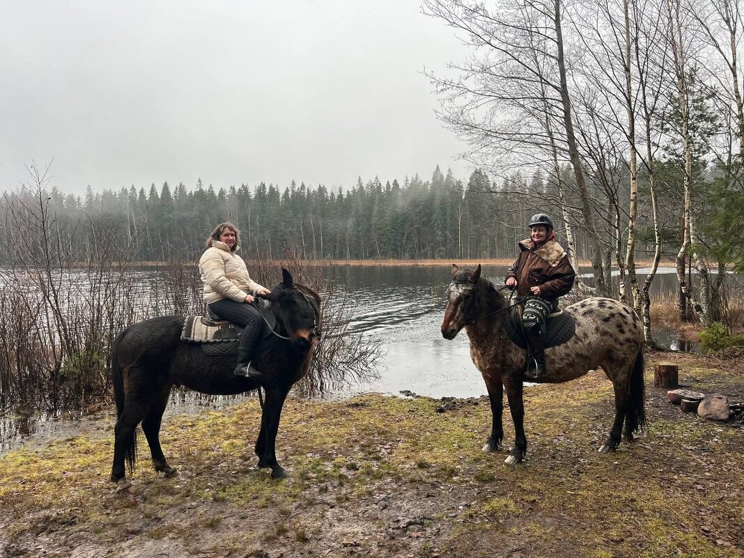 На берегу лесного озера. - Ольга 