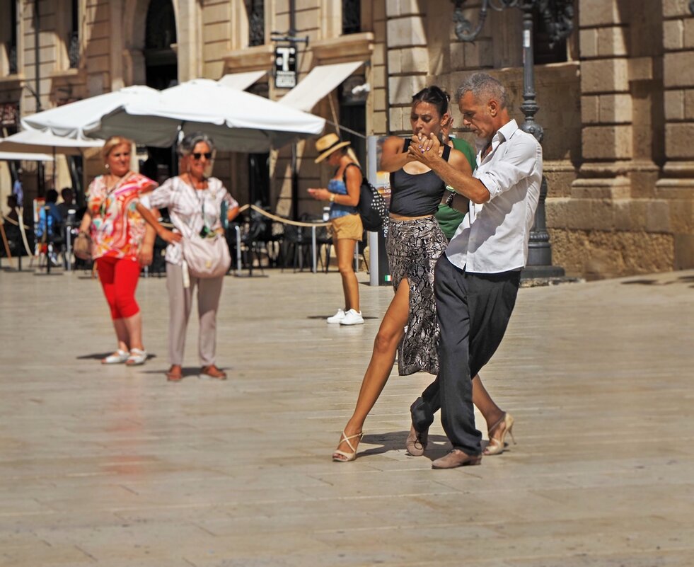 Танго в Сиракузах - Виталий Авакян