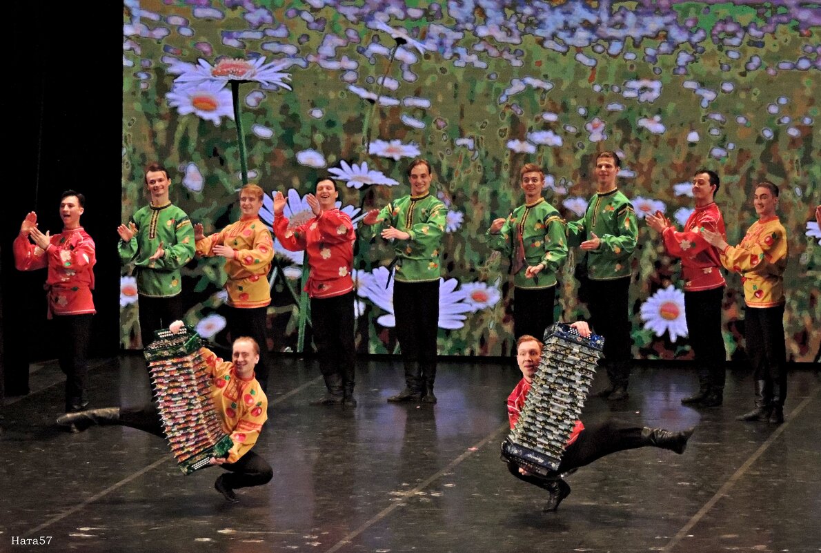 Красноярский ансамбль танца Сибири им. М.Годенко - Ната57 Наталья Мамедова