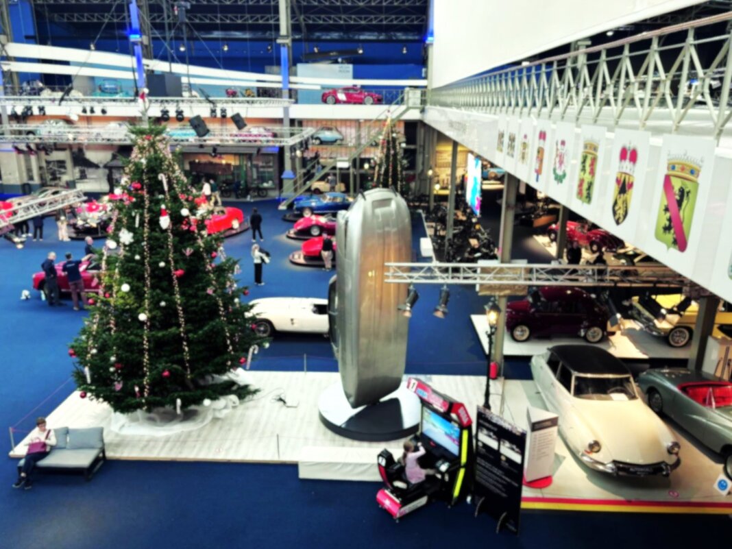 Музей ретроавтомобилей-Autoworld Brussels - Aida10 