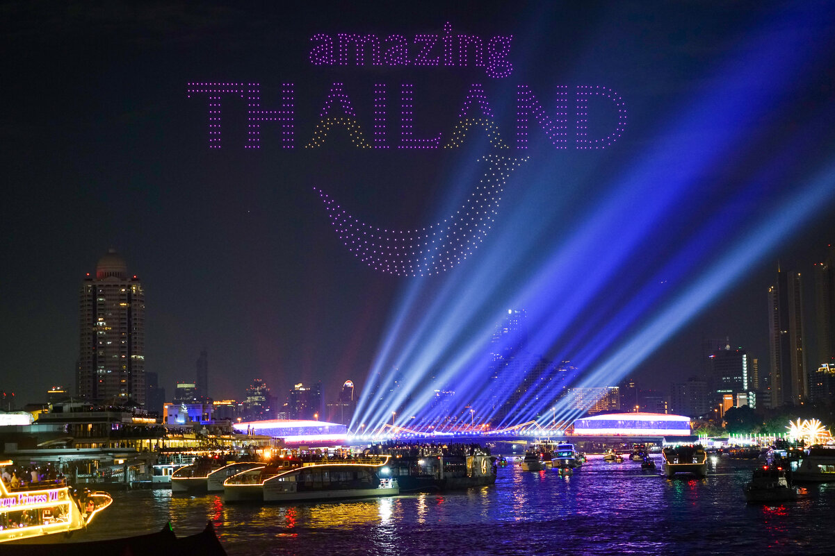 Вечерняя прогулка по реке Чао Прайя, Бангкок - Иван Литвинов Вечерняя прогулка по реке Чао Прайя, Бангкок - Иван Литвинов