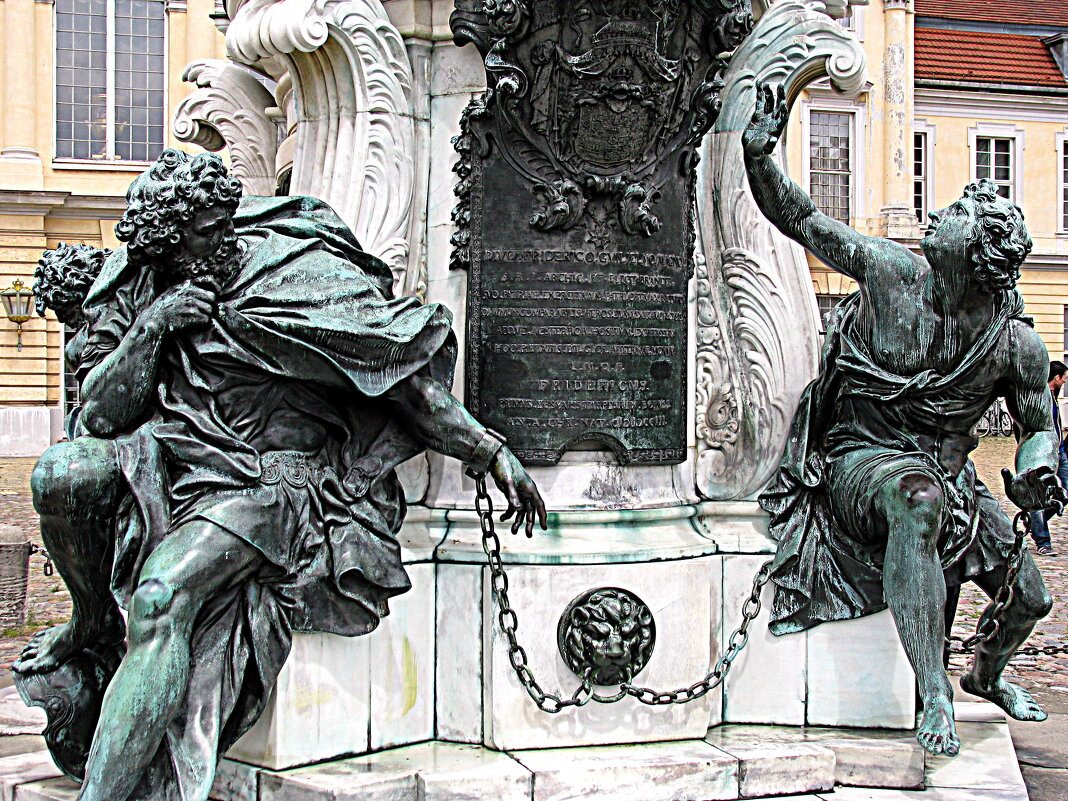 Фрагмент фонтана дворца Шарлоттенбург. - Владимир Драгунский