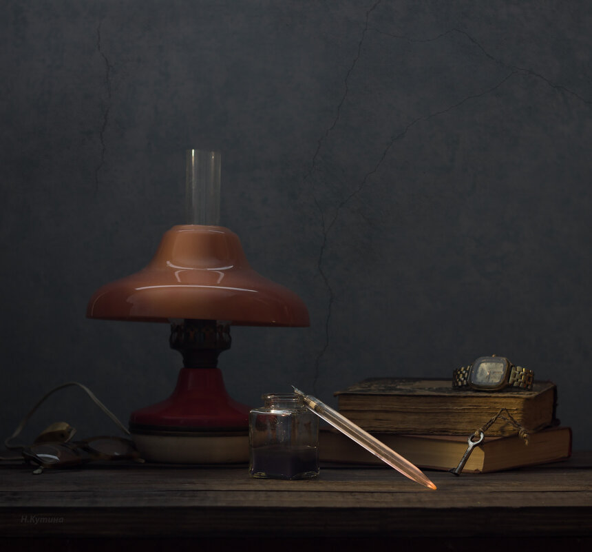 С лампой - Нина Кутина