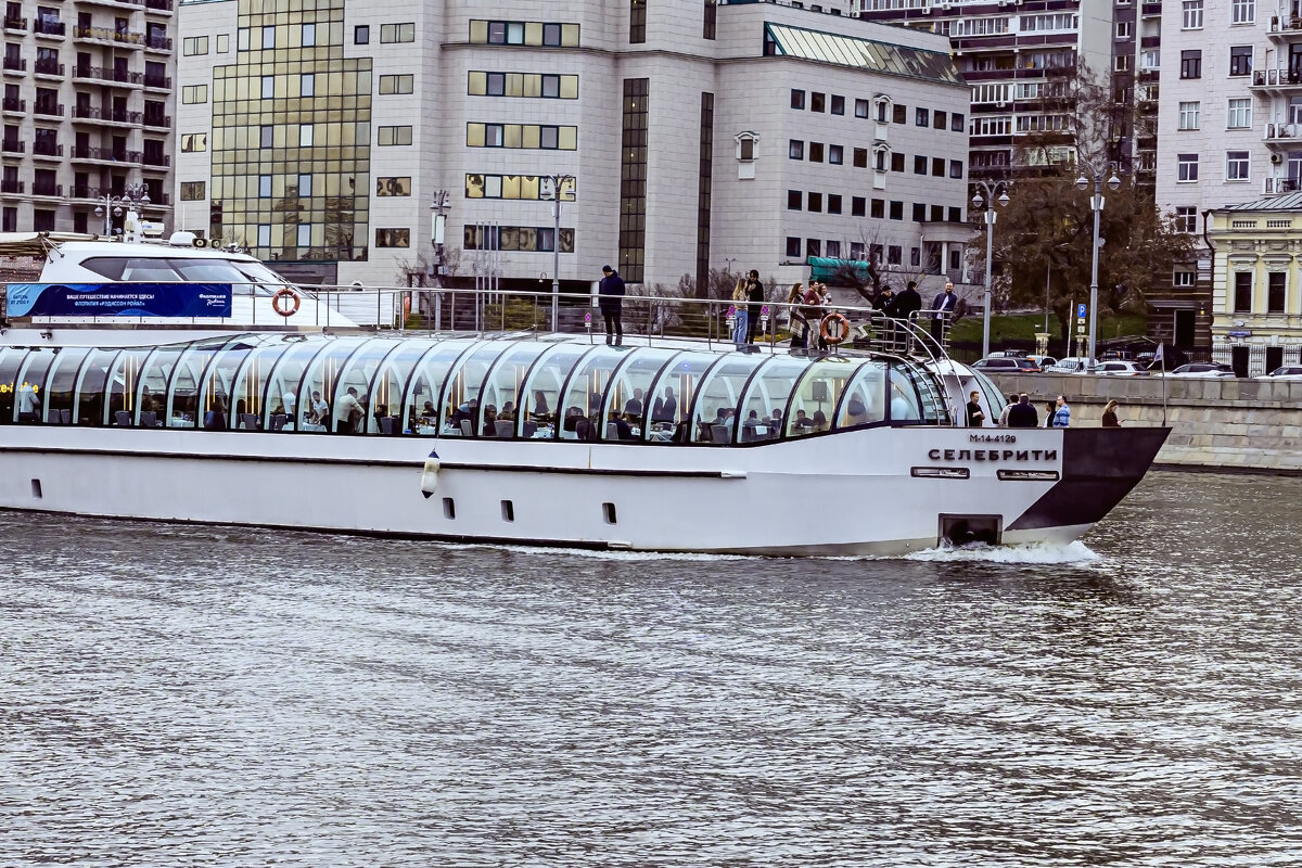 На корабле - Валерий Пославский